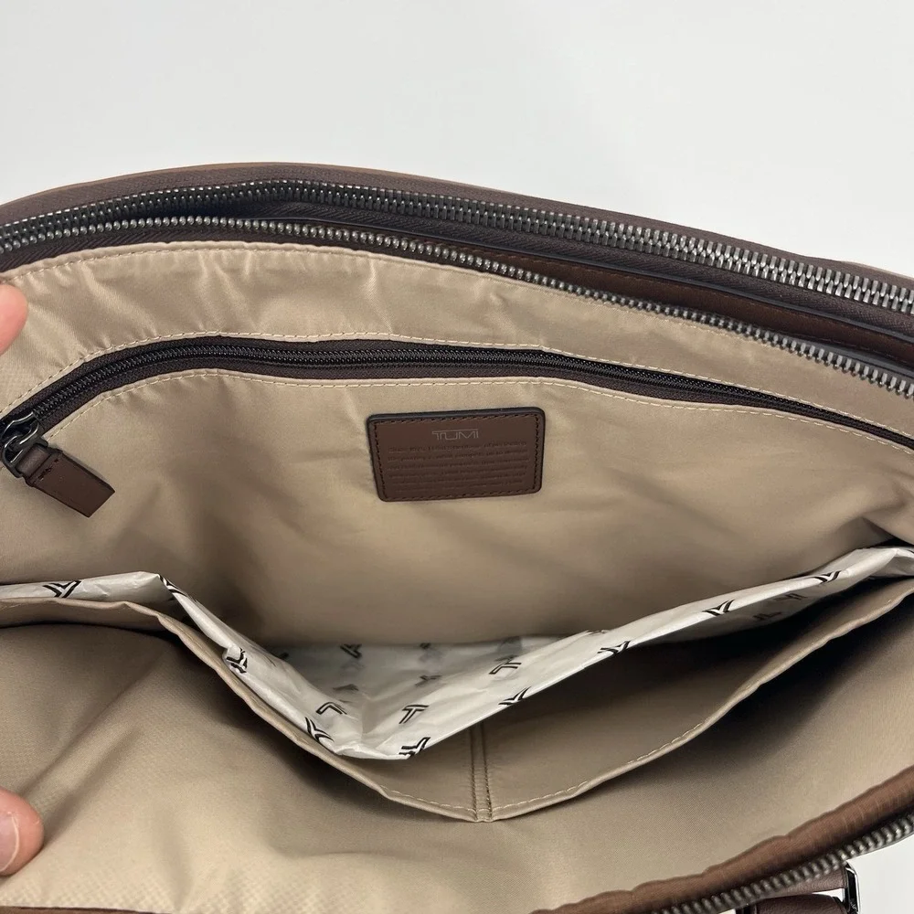 NEW TUMI Harrison SYCAMORE Slim 100% Leather Laptop Brief Briefcase COGNAC BROWN